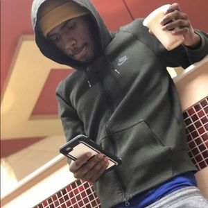 Meet your Posher, Earlontae